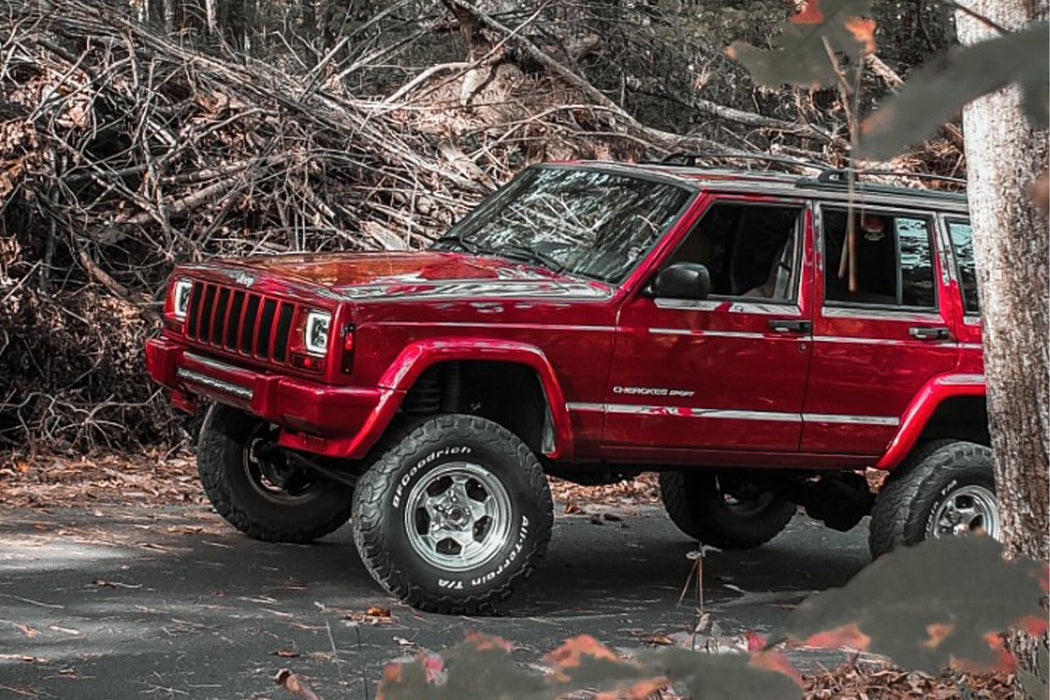 Rough Country 63340 4.5 Inch Lift Kit - M1 - RR springs - Jeep Cherokee XJ (84-01) - Truck Part Superstore