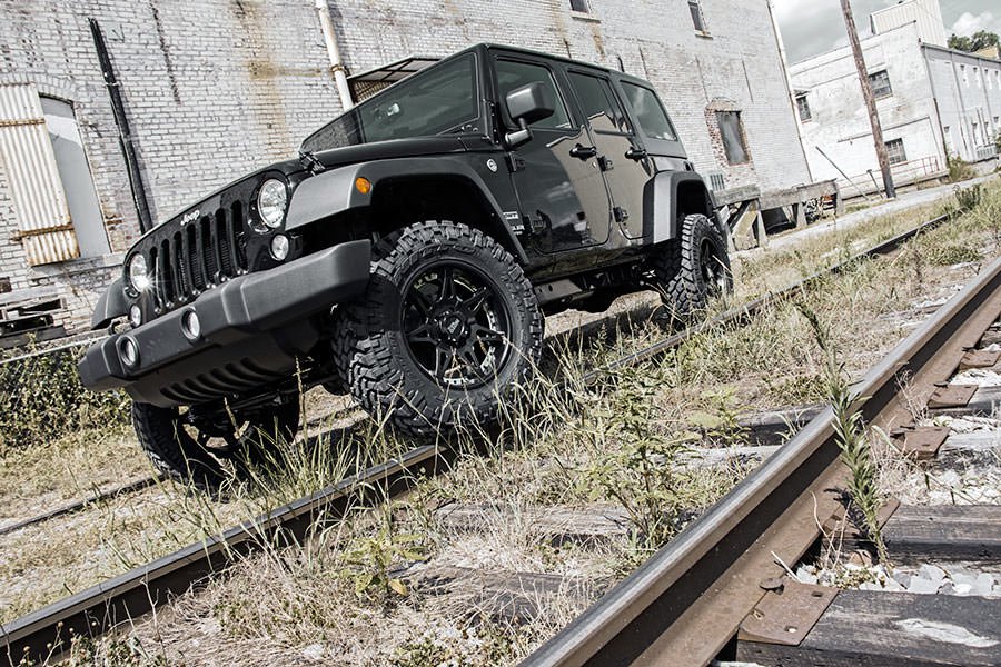 Rough Country 67940 2.5 Inch Lift Kit - Coils - M1 - Jeep Wrangler JK 2WD/4WD (07-18) - Truck Part Superstore