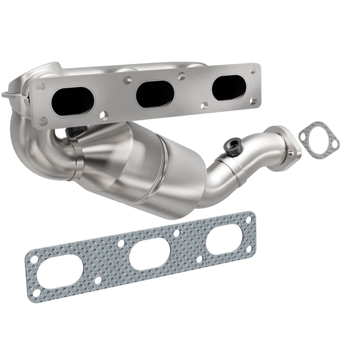 MagnaFlow Exhaust Products 452466 Catalytic Converter with Integrated Exhaust Manifold - Truck Part Superstore
