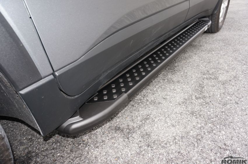 Romik 60054419 Traverse Running Boards 18-22 Chevrolet Traverse Black RAL Series Romik - Truck Part Superstore
