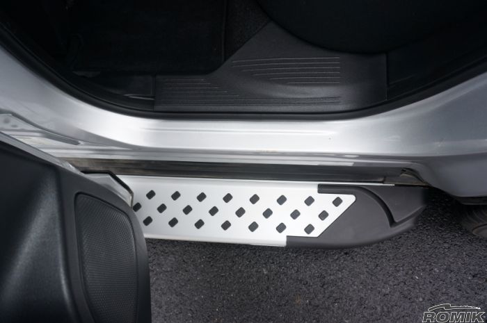 Romik 61824418 2021-Present Nissan Rogue RAL-S Running Board Silver Romik - Truck Part Superstore