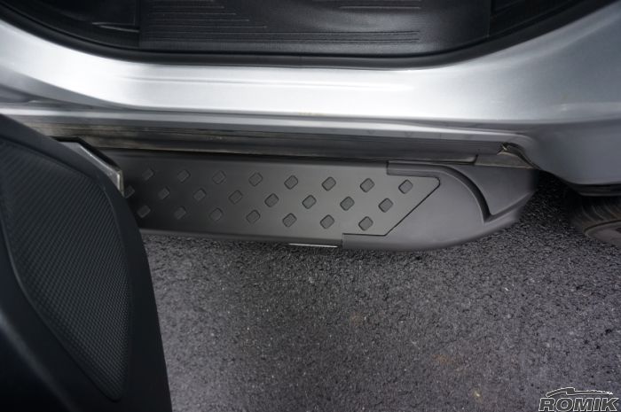 Romik 61824419 2021-Present Nissan Rogue RAL-B Running Board Black Romik - Truck Part Superstore