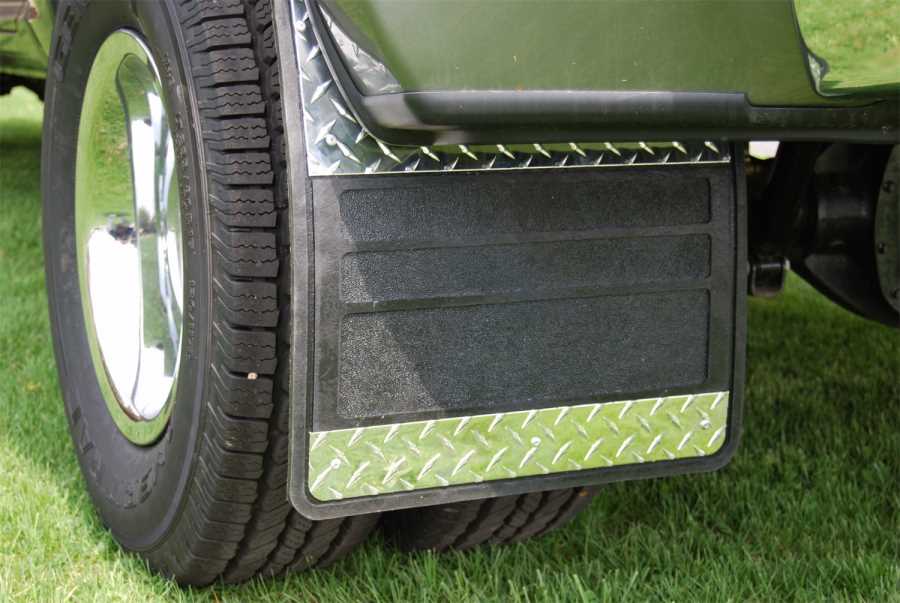 Owens Products 86RF101D Mud Flaps Classic Dually Rubber Mudflaps / Diamond Tread Aluminum Inserts / 88-00 3500 C/K Classic Chevrolet/GMC / 19 x 24 / Owens Products - Truck Part Superstore