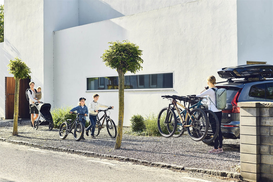 Thule 9025XT Apex™ XT Hitch Hanging Bike Carrier; 4 Bike Capacity; Black; - Truck Part Superstore