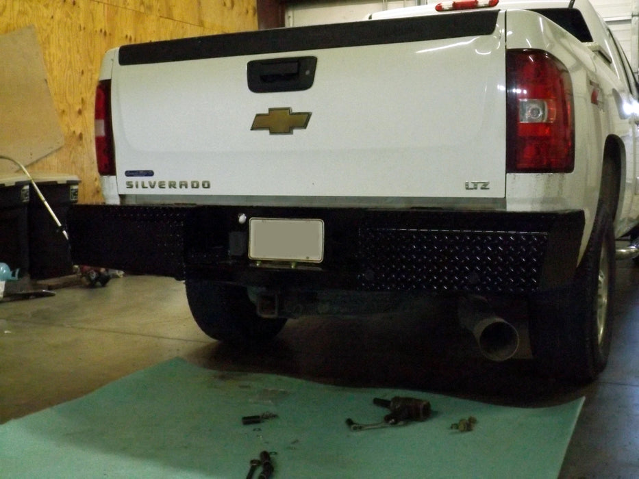 TrailFX FX1002 One Piece Direct Fit W/Factory Hitch Pwdr Ctd Black Steel W/Gloss Black Tread - Truck Part Superstore