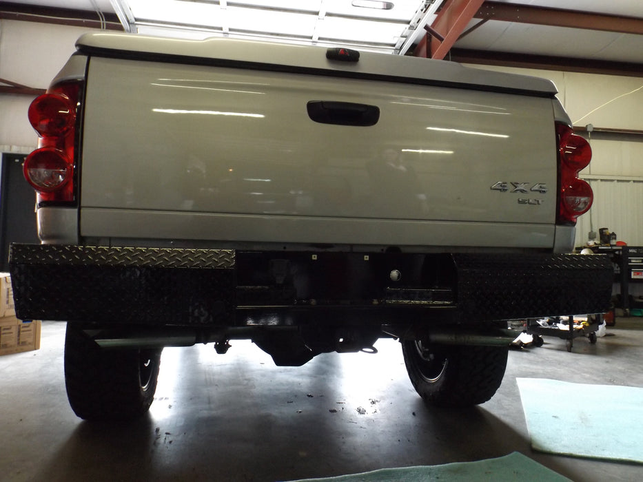 TrailFX FX1006 One Piece Direct Fit W/Factory Hitch Pwdr Ctd Black Steel W/Gloss Black Tread - Truck Part Superstore