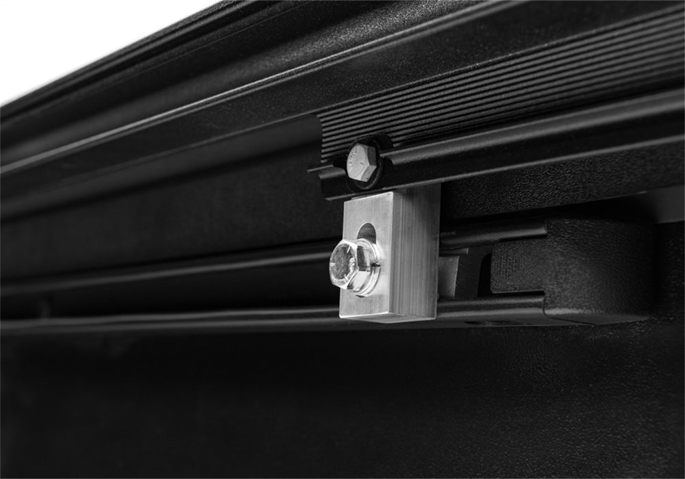 Retrax T-80862 RetraxPRO XR-22 Tundra Reg/Dbl 6ft.7in. w/o Deck Rail System w/o StkPkt - Truck Part Superstore