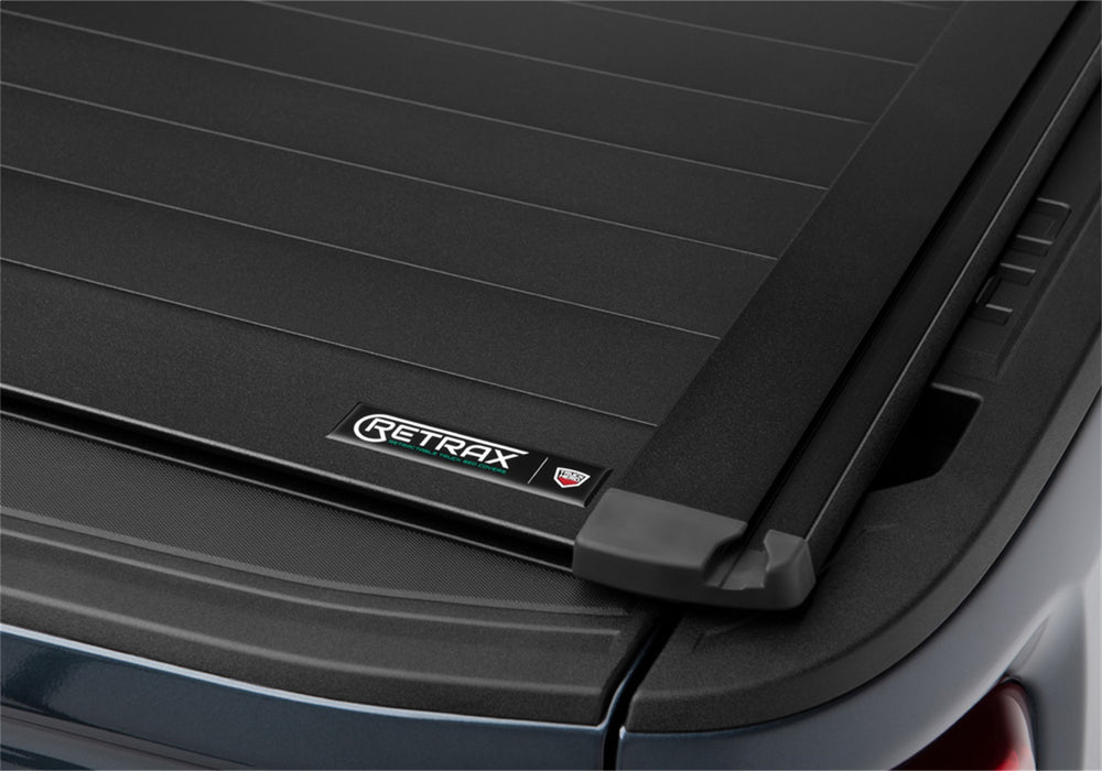 Retrax T-80485 RetraxPRO XR-20-22 Silv/Sierra HD 8ft. w/o Fac Side Storage Boxes w/o Stk Pkt - Truck Part Superstore