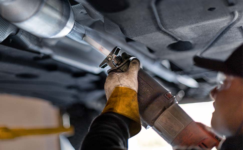 MagnaFlow Exhaust Products 51309 OEM Grade Universal Catalytic Converter - 3.00in. - Truck Part Superstore