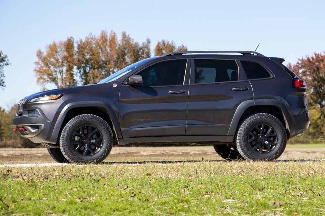 Rough Country 60400 2 Inch Jeep Lift Kit 14-20 Cherokee KL Rough Country - Truck Part Superstore