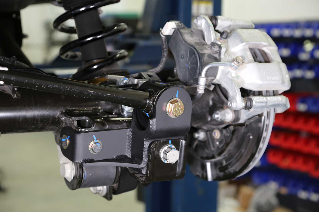 Fabtech FTS22345 Track Bar Bracket; Rear; For 3-4 in. Lift; - Truck Part Superstore