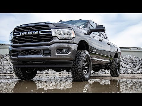 Rough Country 37730A 2.5 Inch Leveling Kit RR Leaf Spring N3 Shocks Ram 2500/3500 4WD Rough Country - Truck Part Superstore