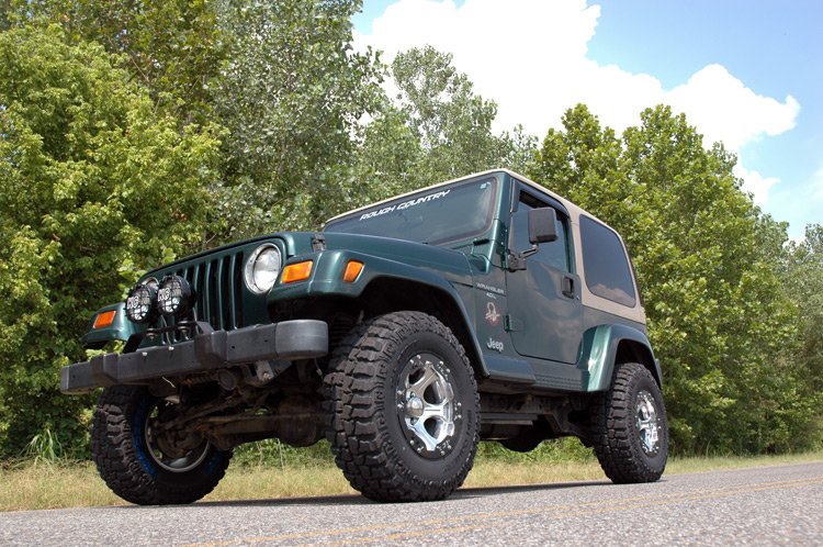 Rough Country 65870 2 Inch Lift Kit V2 97-06 Jeep Wrangler TJ 4WD Rough Country - Truck Part Superstore